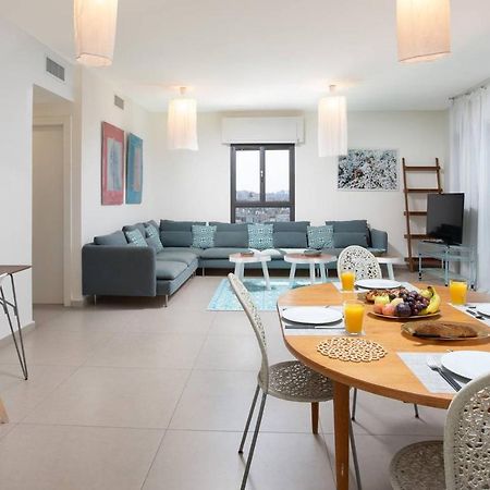 Sophisticated 3Br Penthouse In Jaffa'S Market Тель-Авив Экстерьер фото